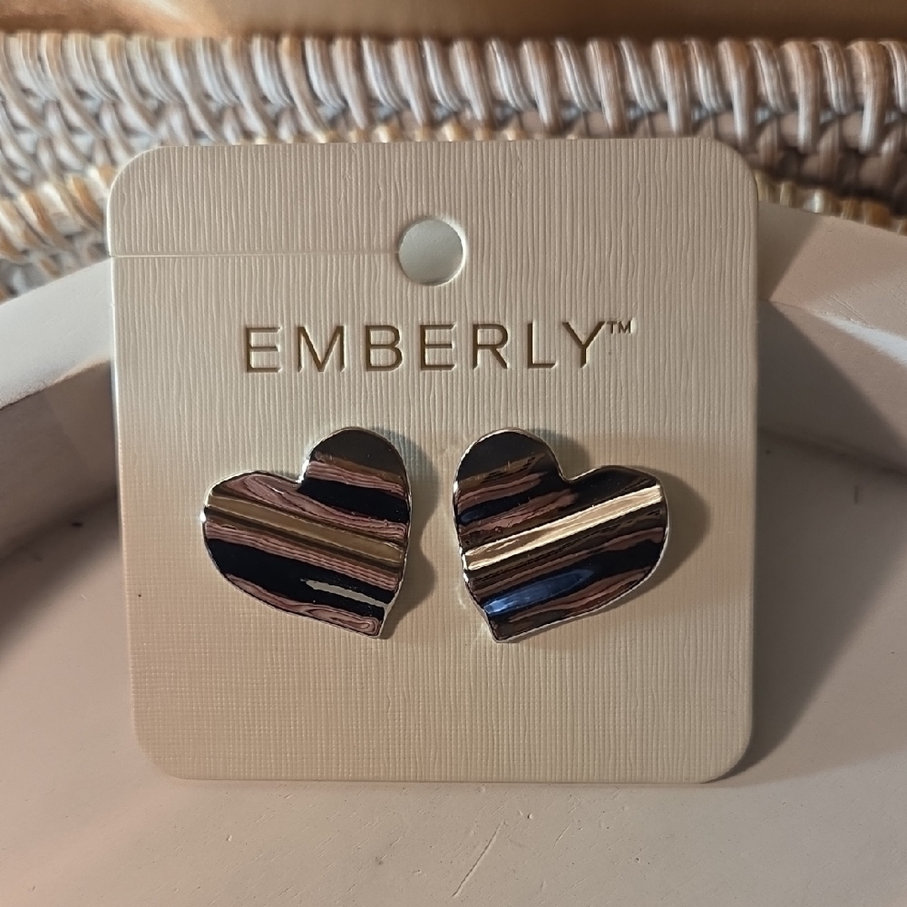 5 Fr 25 Silver Tone Heart Earrings